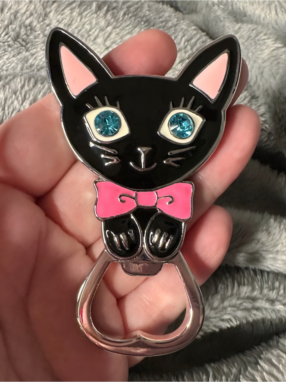 Betsey Johnson Black Cat Bottle Opener with Pink Bow and Blue Eyes - Picture 3 of 4